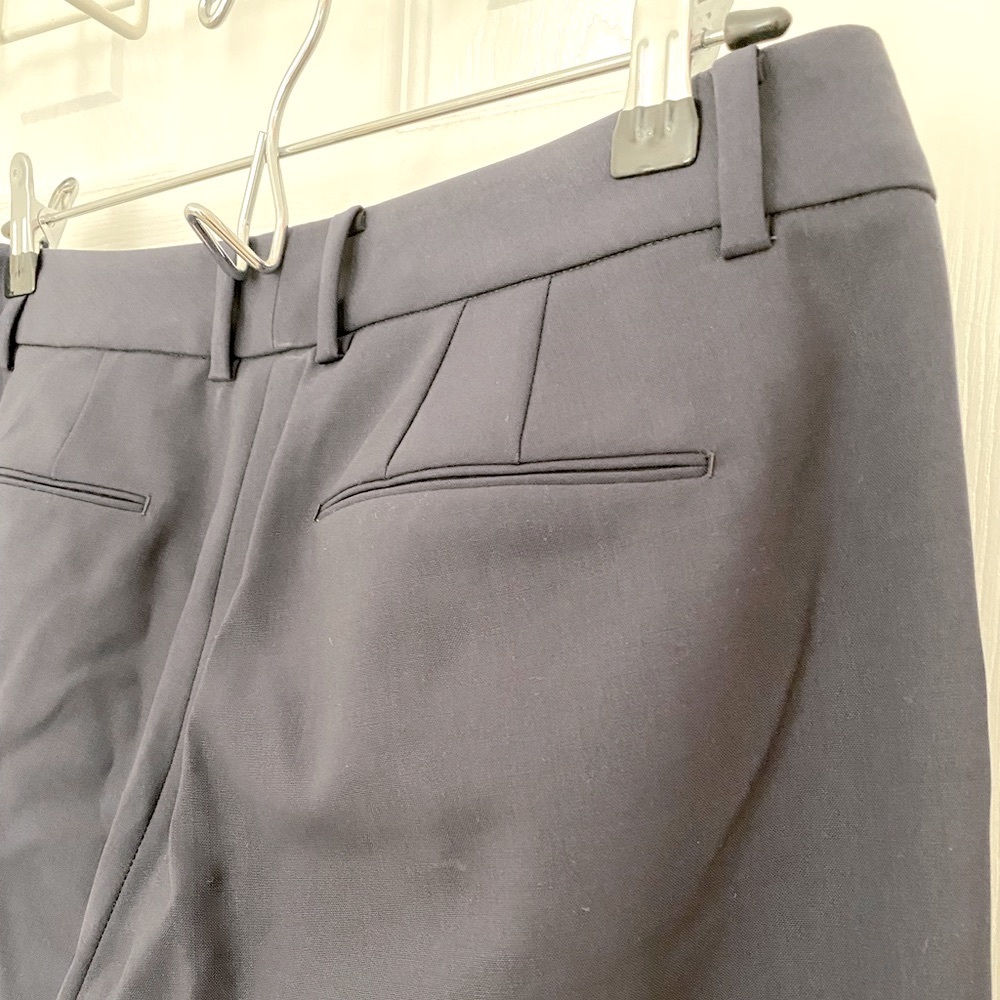 ✨ HOST PICK ✨ Elie Tahari Leena Pant - 6 - Wool Crepe Mid-Rise Pants - Navy Blue - Picture 7 of 11